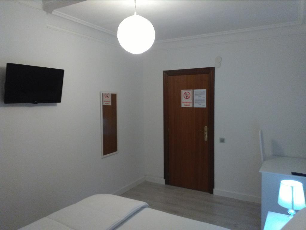 Pension Saint Mateo Логроньо Экстерьер фото
